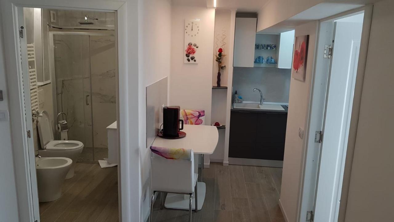 Water Lily Apartment - Self Check-In Nagyvárad Kültér fotó